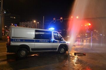 Kolizja radiowozu z hydrantem - Gdańsk