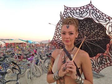 Kobieta na Burning Man