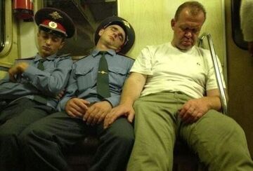 W Rosyjskim metrze z Policjantami