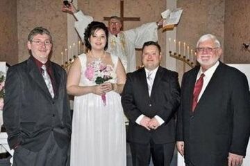 Ksiądz w tle  - Wpadka weselna