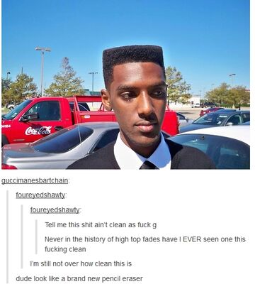 Człowiek o niecodziennej fryzurze