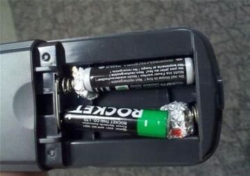 Adapter baterii AAA do AA