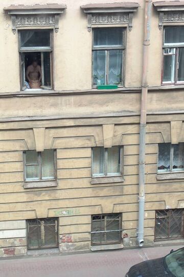 Lubisz seks przy otwartym oknie? Uważaj na sąsiad!