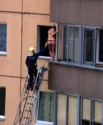 Jego żona wraca z pracy wcześniej