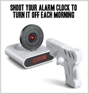 Budzik z nietypowym wyłącznikiem