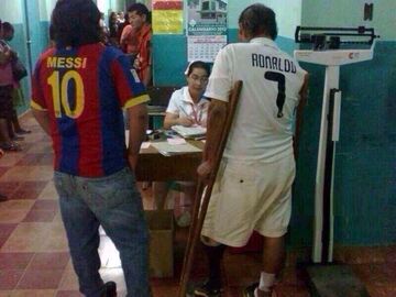 Przychodzi Messi i Ronaldo do lekarza