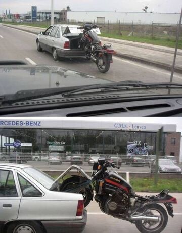Ciągnie motor za autem