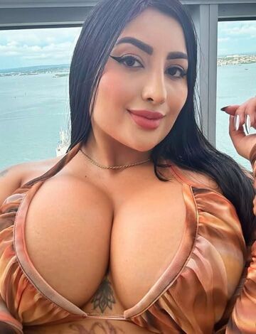 Big titts 48