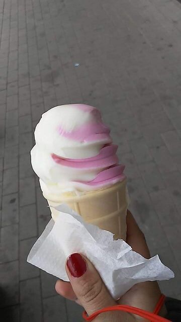 Siedemnastolatka podróż w czasie(urodziny)