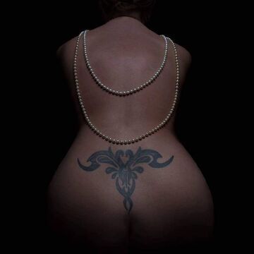 Kiedy umierała była noc.