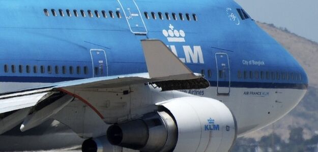 Chciał do toalety. Niemal wypadł z samolotu