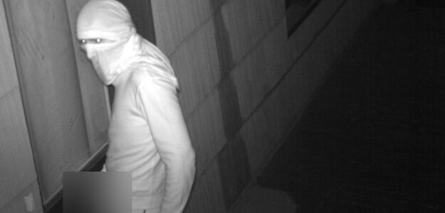 Masturbujący się ninja terroryzuje studentów