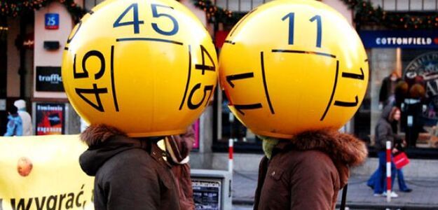 Znudzona pracownica poczty kradła zdrapki Lotto