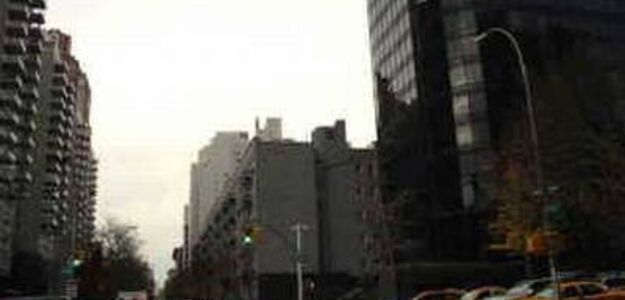 Mężczyzna, który przeżył upadek z 47. piętra znów chodzi