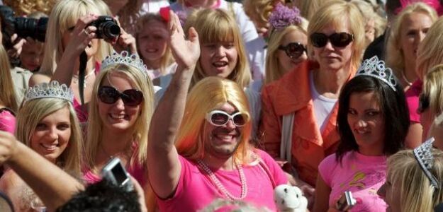Ponad 800 blondynek maszerowało w Rydze