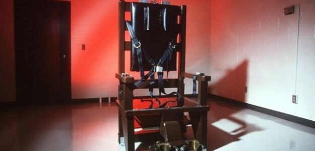 Kontrowersyjny show na krześle elektrycznym