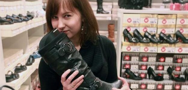 Naukowcy: Wąchaj buty zanim kupisz!