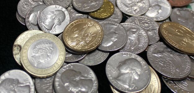 Zebrał 8 tys. dolarów w monetach i poszedł kupić samochód