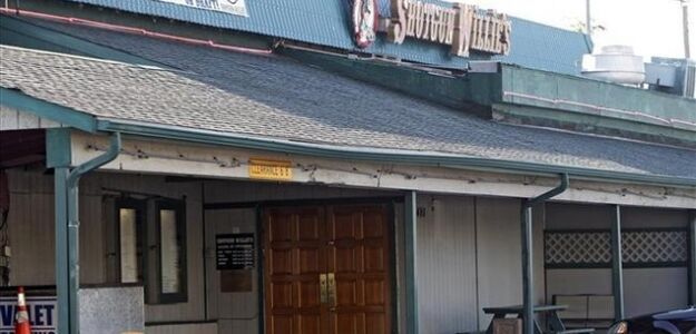 Martwego kumpla zabrali na striptiz