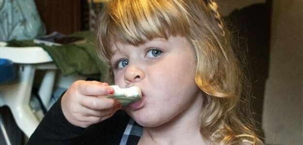 To dziecko je cegły i żarówki!