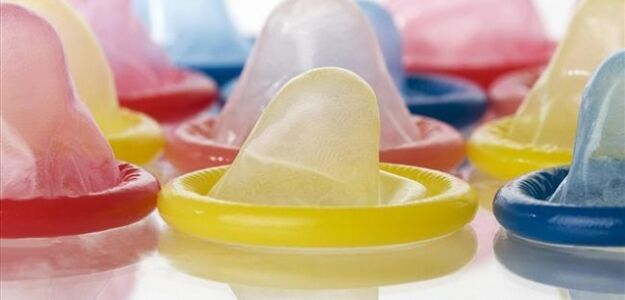 Polacy nie kupują prezerwatyw! Bo...