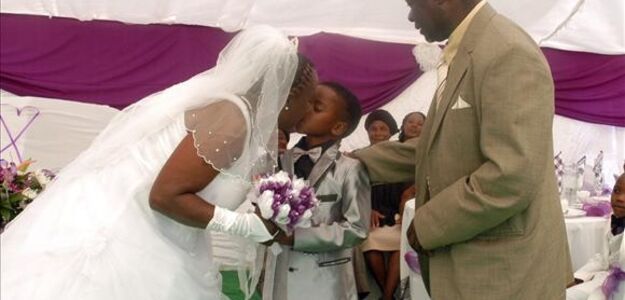 8-latek poślubił 61-letnią kobietę!