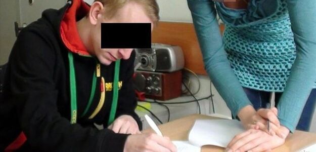 Złodziej wpadł, bo zrobił kupę w pokoju, który okradł