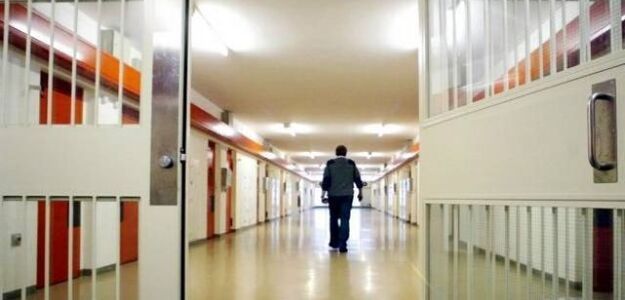 6 lat więzienia za kradzież dziecięcej skarbonki