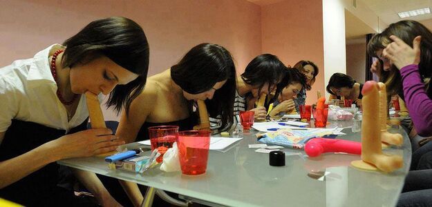 Rosja: Kurs robienia loda "The Art of Oral Sex"