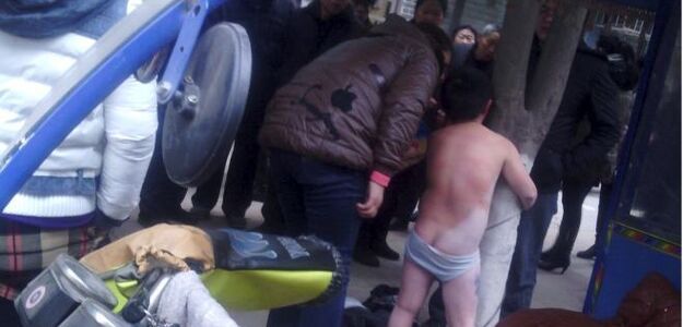 Wychłostał syna za wagary. Na ulicy!