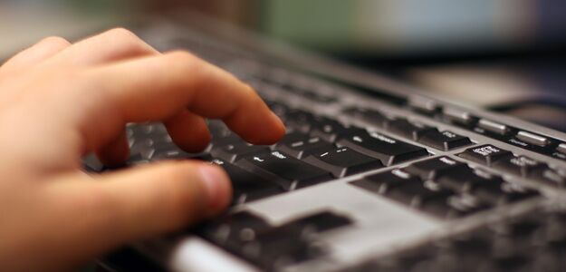 Zemsta ucznia. Założył nauczycielkom profile na portalach randkowych