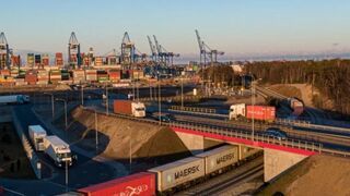 Port Gdańsk największym portem kontenerowym na Bałtyku.