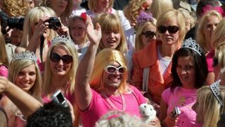 Ponad 800 blondynek maszerowało w Rydze