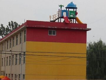 Zjeżdżalnia w Chinach dla dzieci wywołała oburzenie