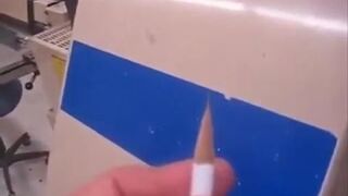 Temperowanie ołówka na tokarce