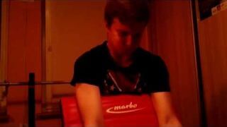 Wieczorny trening dla mężczyzna