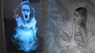 Żart z hologramem ducha w sypialni