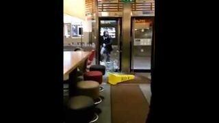 Chciałeś wy*** moją matkę?! Zadyma w McDonald’s