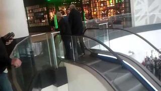 Wyścig po darmowe hamburgery - Otwarcie galerii w Łodzi