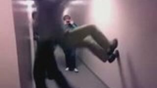 Wpadka wspinających się idiotów