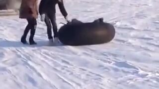 Pierwszy śnieg, pierwszy kulig na oponie