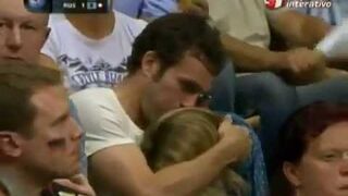 Robiła mu loda na meczu siatkówki!