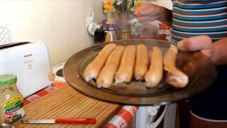 Gracjan Roztocki - Gotuj z Gracjanem - Parówki z musztardą