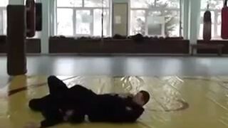 Wyleciał z but.. skarpetek!!!