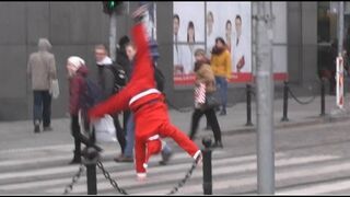 Szalony Mikołaj na ulicach Poznania