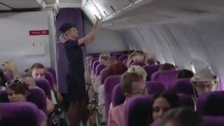 Bezpieczny seks na pokładzie samolotu. Durex