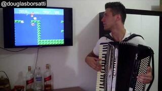 Super Mario z soundtrackiem zagranym na akordeonie