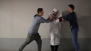 Jak Polacy reagują na agresję wobec muzułmanów