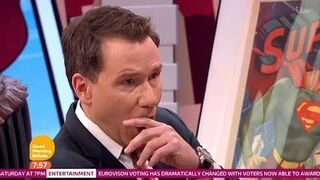 Prezenterka telewizji niechcący podarła na wizji plakat wart 850 tys. zł