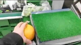 Tak oszukują na ważeniu w supermarkecie!